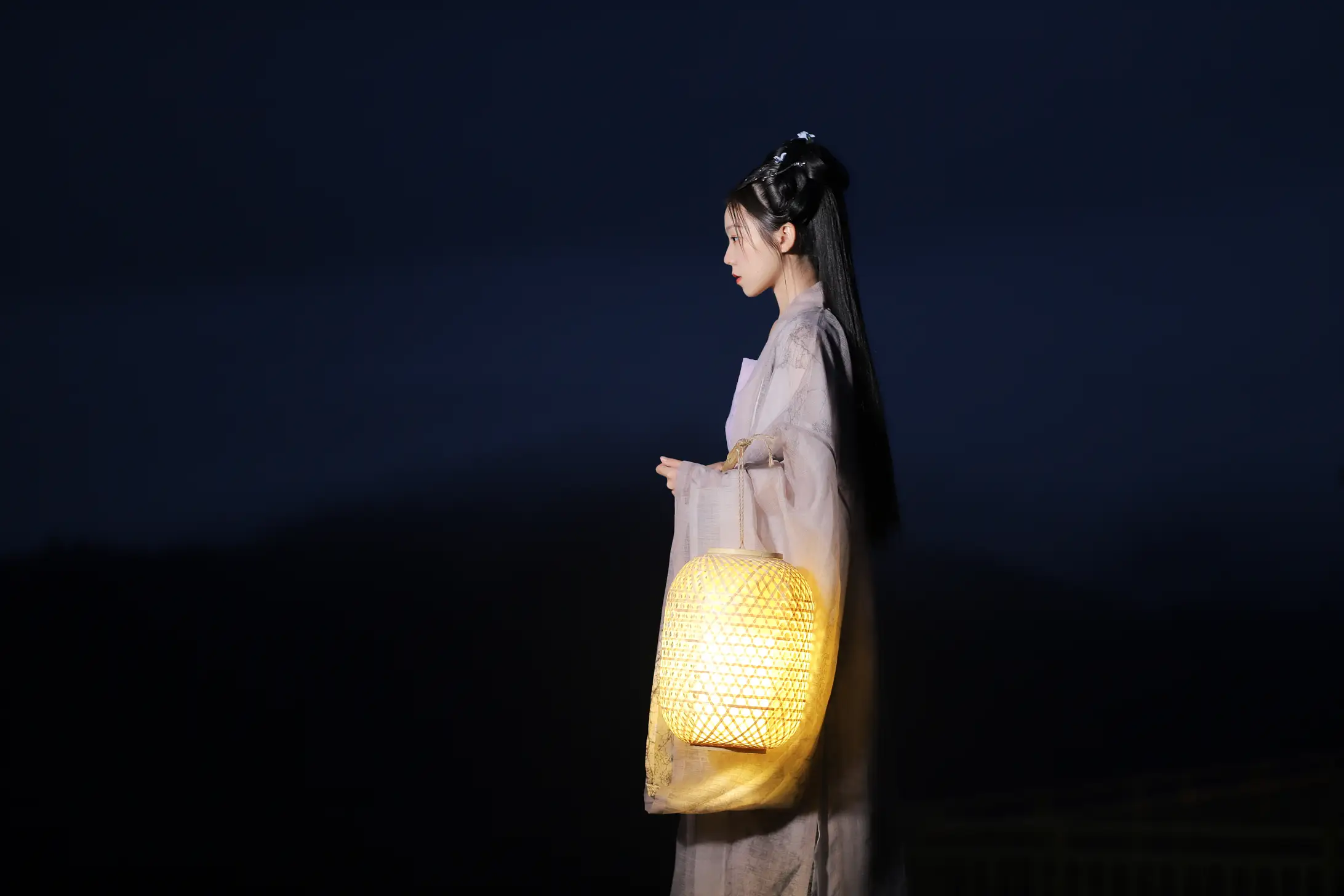 [YITUYU] 2022.02.05 Vol.753 – Hold a lantern to illuminate the rivers and mountains A sweetheart#[22P]-13